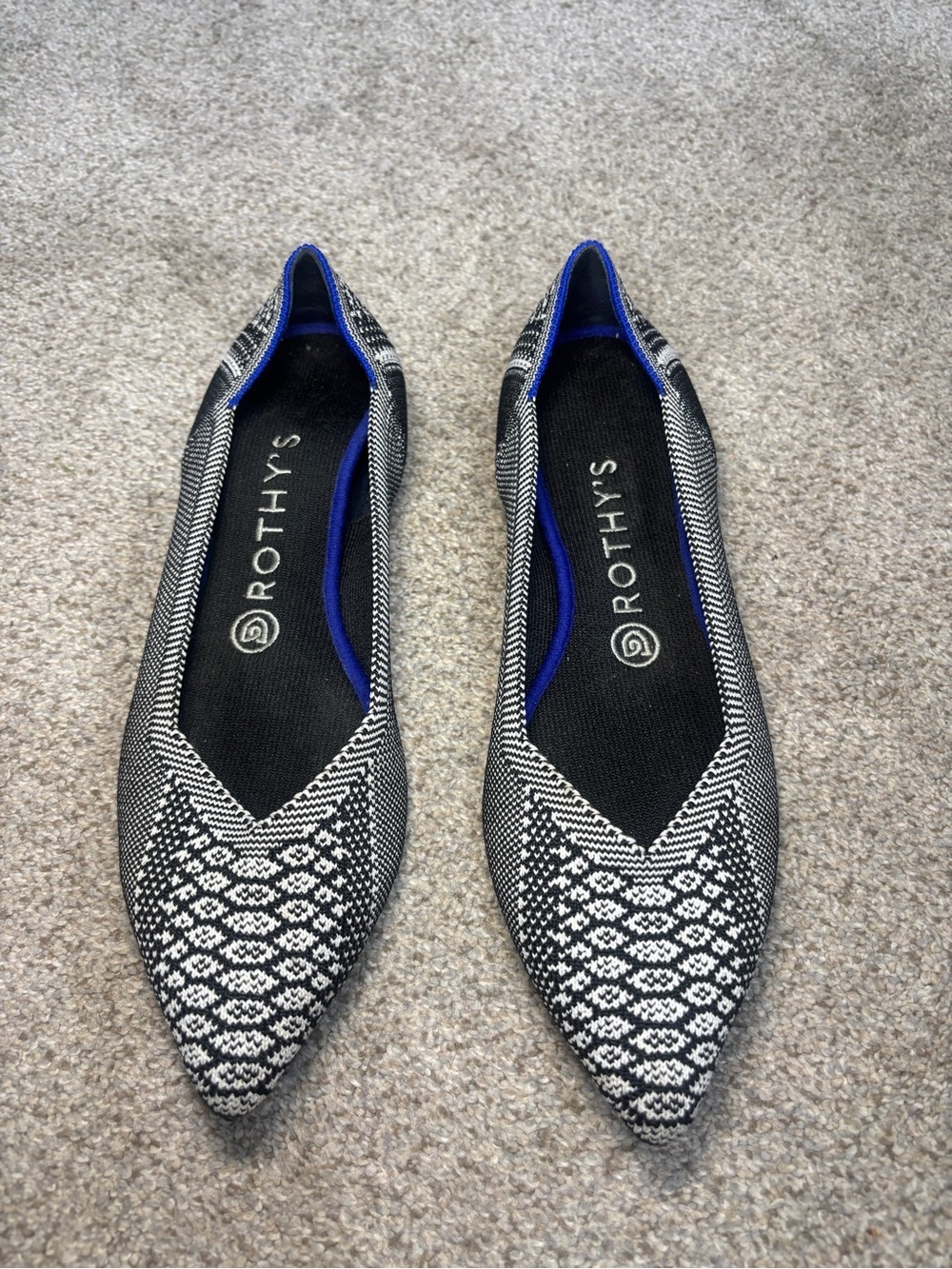 RARE Rothy's The Point Black & White Python Slip On Flat Shoes Size 9 Snake Toe